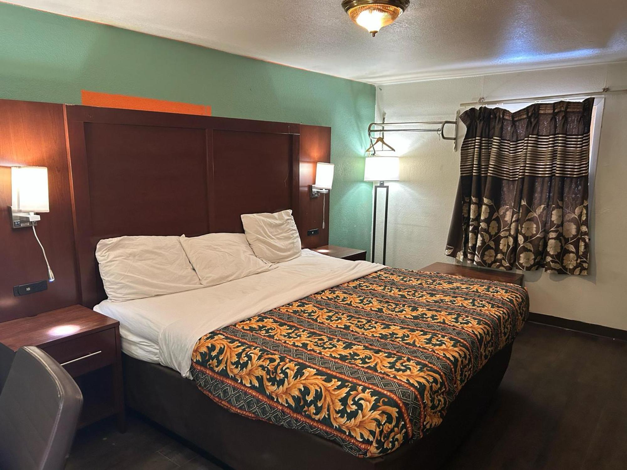 Hillcrest Motel By Oyo Aurora Near Lawrenceburg エクステリア 写真