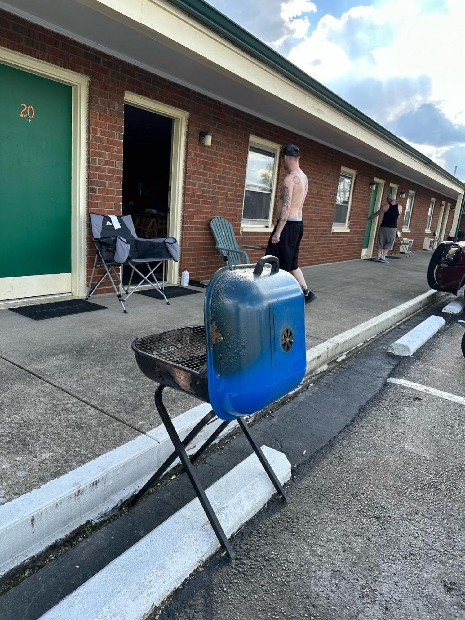 Hillcrest Motel By Oyo Aurora Near Lawrenceburg エクステリア 写真