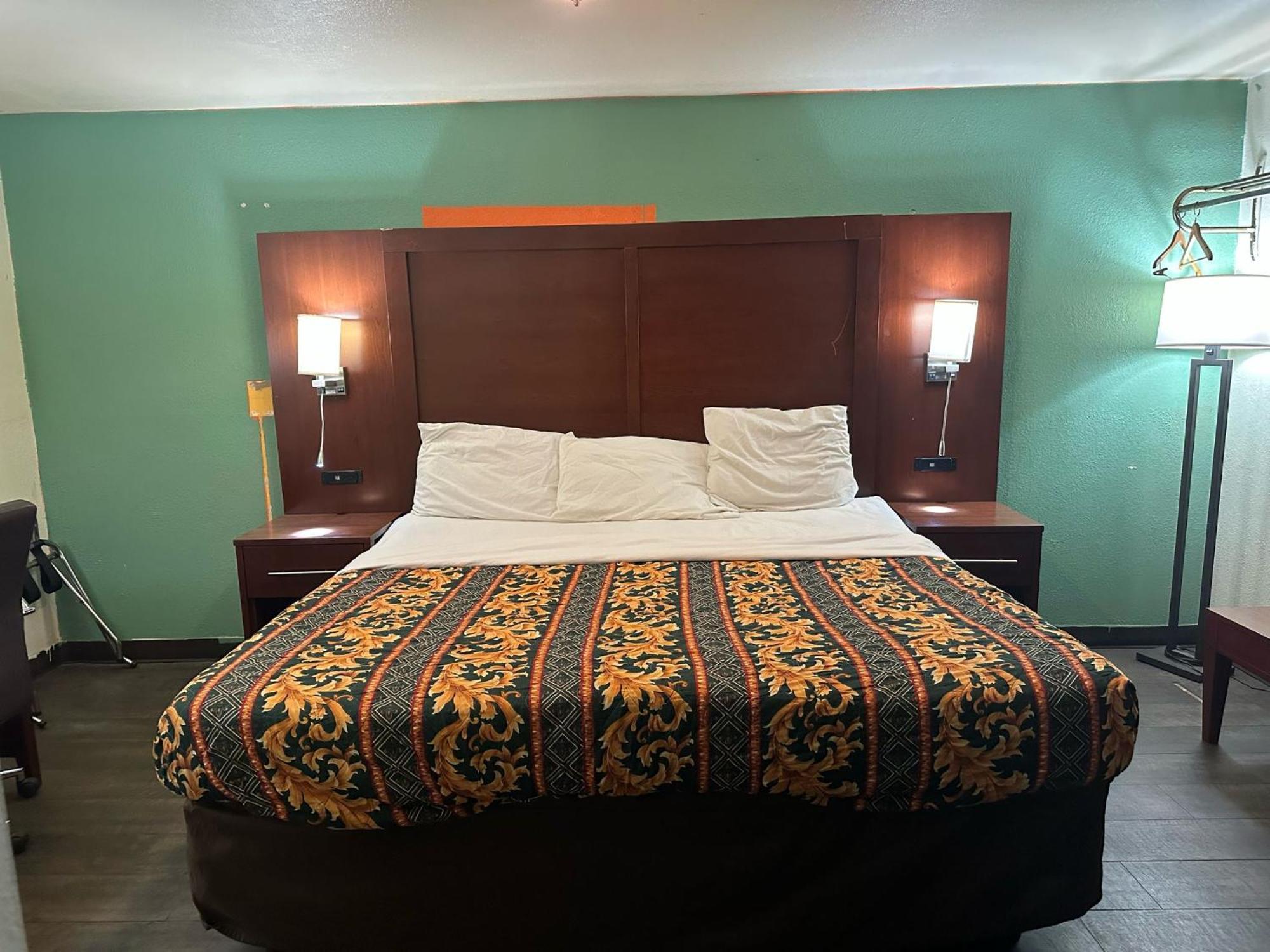 Hillcrest Motel By Oyo Aurora Near Lawrenceburg エクステリア 写真