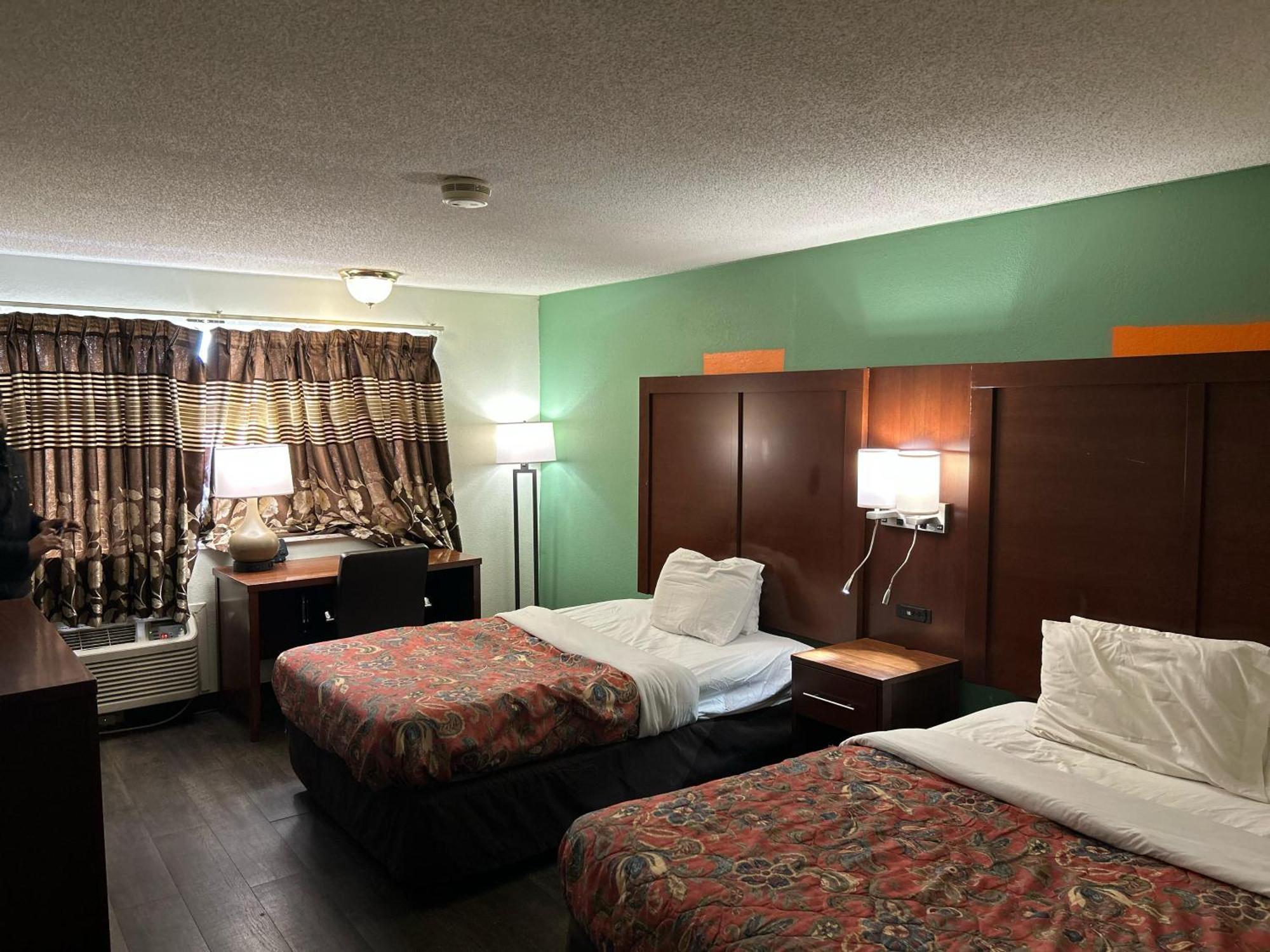 Hillcrest Motel By Oyo Aurora Near Lawrenceburg エクステリア 写真