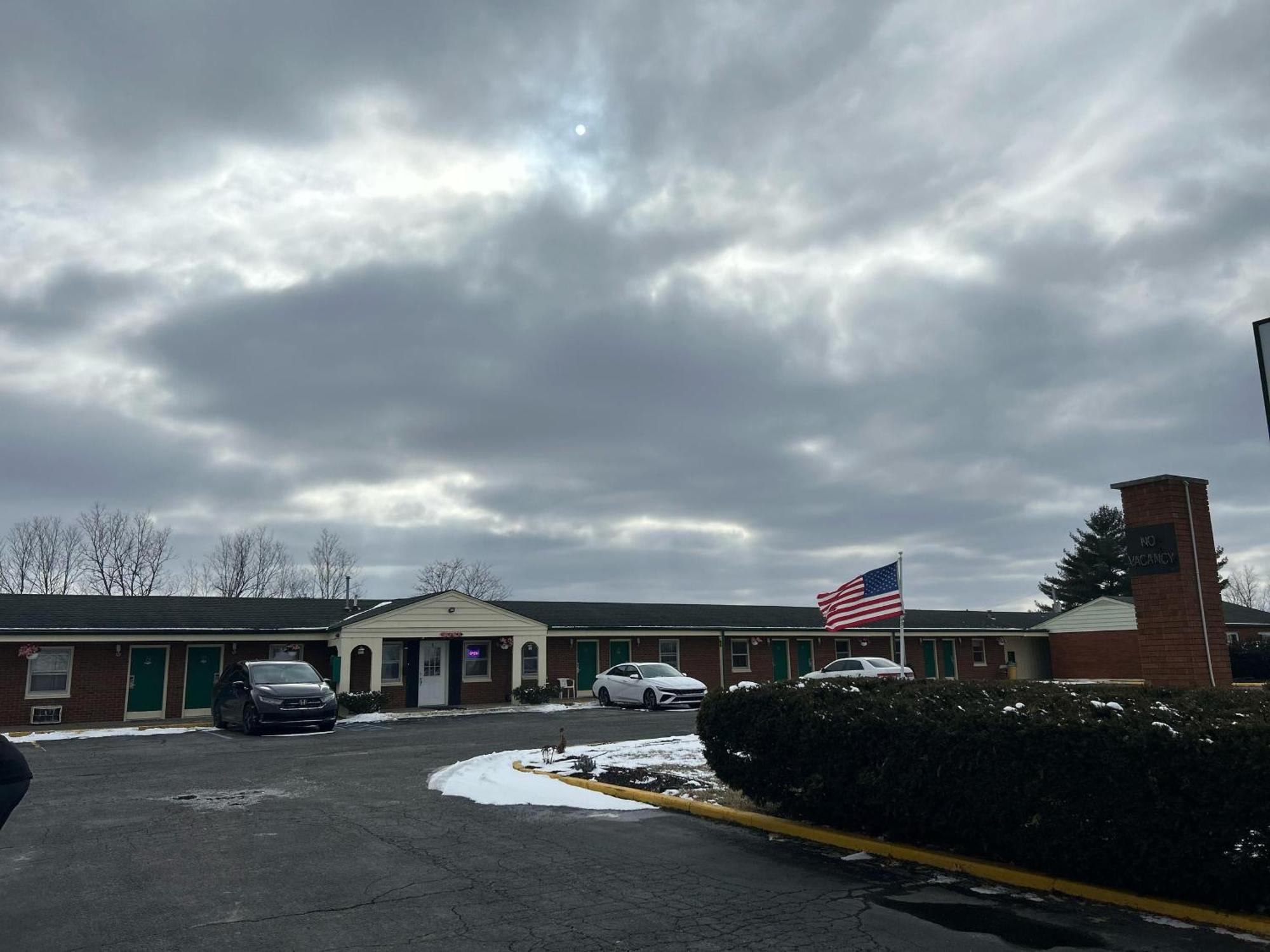 Hillcrest Motel By Oyo Aurora Near Lawrenceburg エクステリア 写真