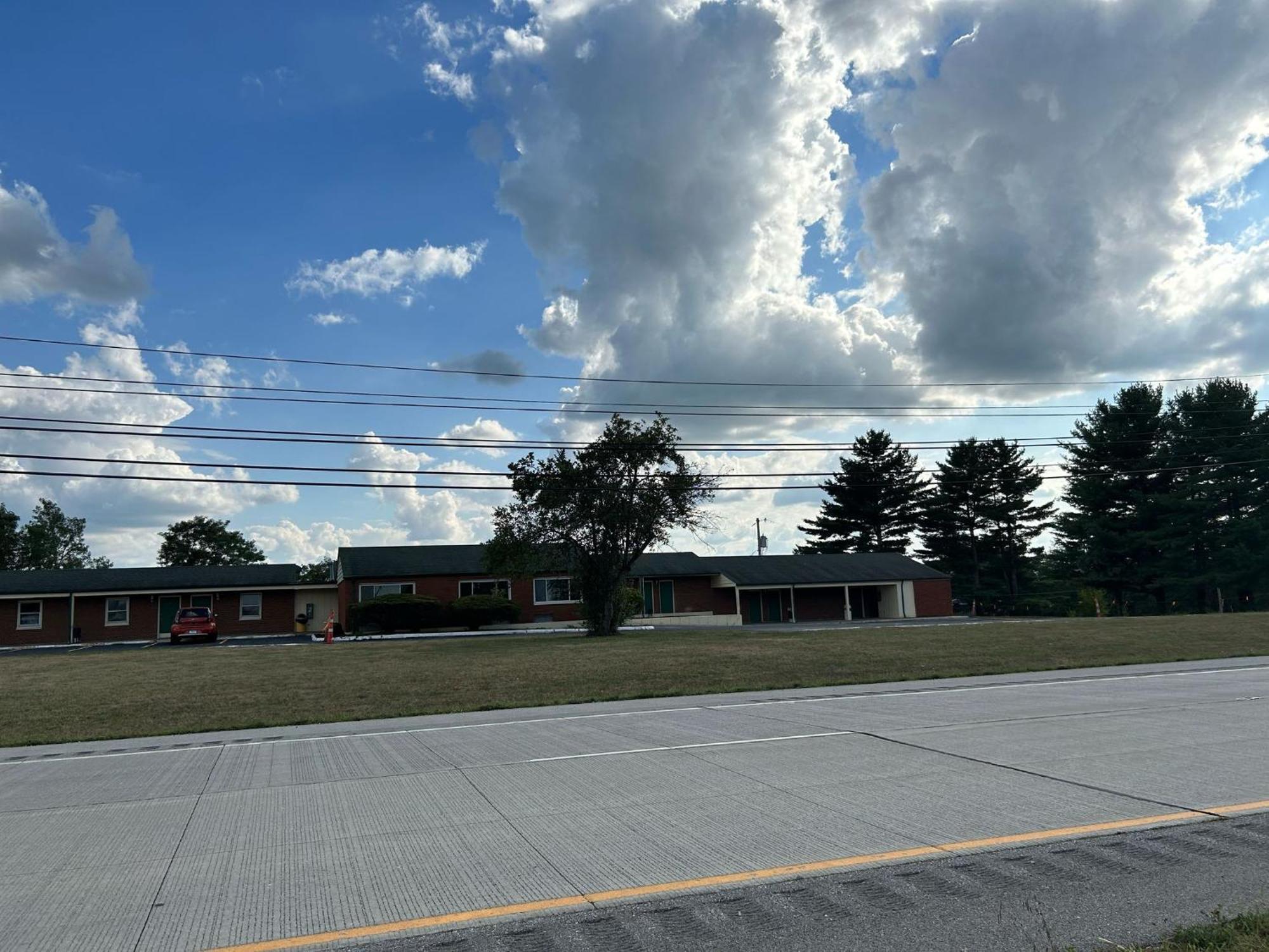 Hillcrest Motel By Oyo Aurora Near Lawrenceburg エクステリア 写真